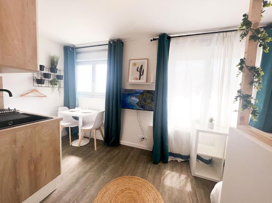 Suite Le Studio Litchi Baigne De Lumieres & Proche Des Plages Saint-Nazaire  Zewnętrze zdjęcie