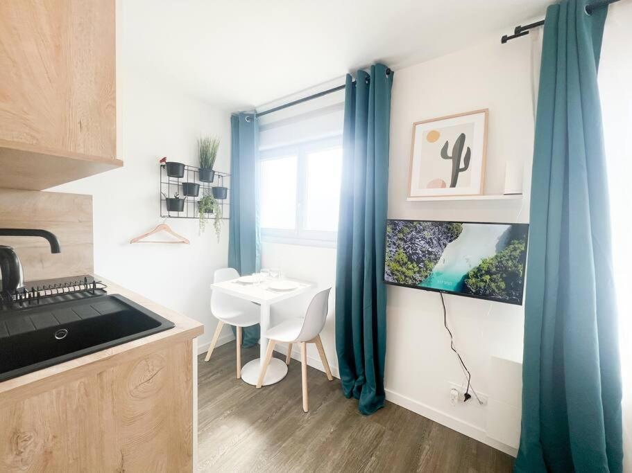 Suite Le Studio Litchi Baigne De Lumieres & Proche Des Plages Saint-Nazaire  Zewnętrze zdjęcie